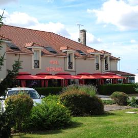 Logis Argonne Hôtel, viešbutis mieste Vouziers