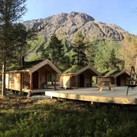 Camp Dronningkrona – hotel w mieście Ålvundeid