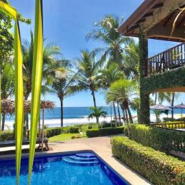 The Backyard Beachfront Hotel, hotell i Playa Hermosa