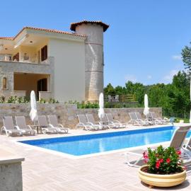 Rahona Villas, hotel u Sivriju