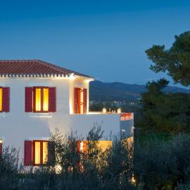 Makis Inn Resort, hotel u gradu Thermisía