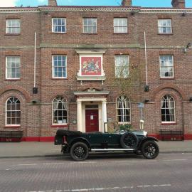 The Londesborough Arms bar with en-suite rooms, hotel a Market Weighton