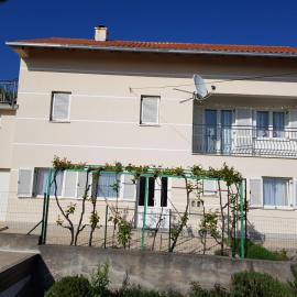 Apartment Nera, hotel u gradu Ledenice
