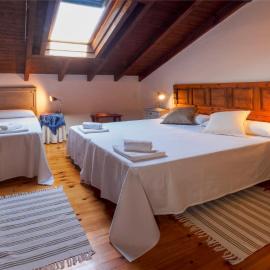Casa de la Montaña Albergue Turístico, hotel a Avín