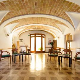 Hostal Fabrellas, hotel in Caldes de Malavella