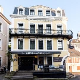 Hôtel Restaurant Corto Maltese โรงแรมในเลอปาเลส์