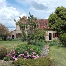 Gîte Le Tremblay โรงแรมในThianges
