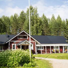 Männikkölän Pirtti, hotel a Nurmes