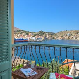 Astradeni House by Blue Wave, hotel en Symi