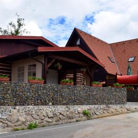 Apartmány pod sjezdovkou, hotel a Čenkovice