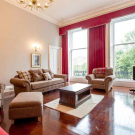JOIVY Spacious Apt in New Town Prime Location
