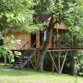 Treehouse Resnice -Mrežnica, hotel a Barilović