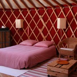 Yourtes en Terrasse, hotell i Bonneval