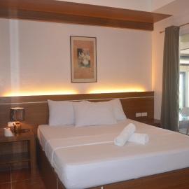 Robinland Vacation Home – hotel w mieście Badian