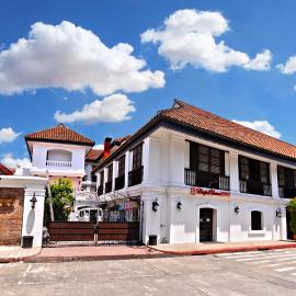 Vigan Plaza Hotel โรงแรมในวีกัน