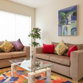 Contemporary & Exquisite Trumpington Townhouse with Parking & 5 mins to Addenbrookes & Papworth hospitals