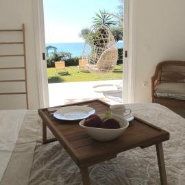 Aqua Seafront Glyfada Corfu Beach House With Garden, ξενοδοχείο στη Γλυφάδα