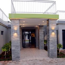 Green Side accommodation, хотел в Рустенбург