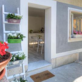 Rione San Carlo, hotel a Finale Ligure