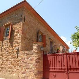 Krini Rooms, hotel di Kambos
