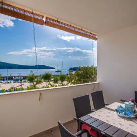 Apartment Sara - Cres, hotel in Cres