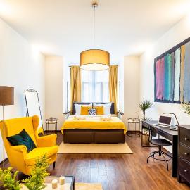 Unique Central SQUARE business apt.