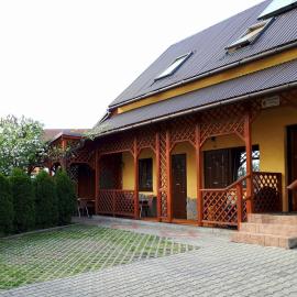 Noclegi u Zosi, hotel u gradu Maniowy