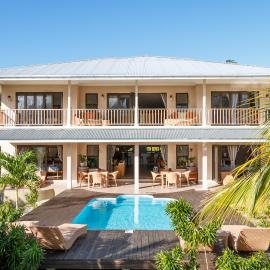Surf Tropical Villa Seascape, Hotel in Île au Cerf