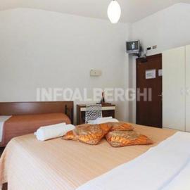 Pinarella में, होटल Hotel Arianna