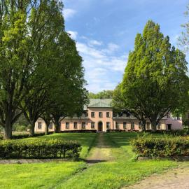 Dworek Bielin – hotel w mieście Bielin
