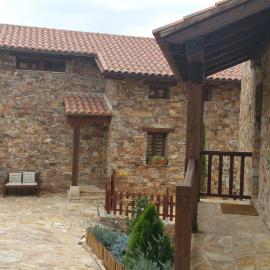 Nature Rural, hotel in Berzosa del Lozoya