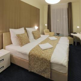 Esmarin wellness hotel, отель в городе Мнишек-под-Брди