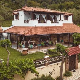 Kalogirou Stone House, hotel em Limniónas