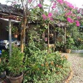Grandma's Home Sangkhlaburi โรงแรมในสังขละบุรี