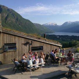 Ein heilt spesiell låve i Røldal，隆道爾的飯店