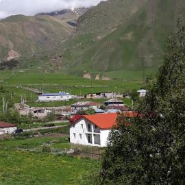 Chalet Pkhelshe, hotel en Kazbegi