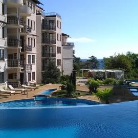 Beautiful 1st-Line Seaview Private Appartement in The Cliff resort, Hotel in Obsor