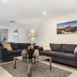 Adelaide Style Accommodation-Close to City-North Adelaide-3 Bdrm- FREE Parking