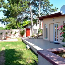 Kenese Panoráma Apartman, hotel in Balatonkenese