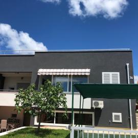 Apartmani Nina, hotel in Petrcane