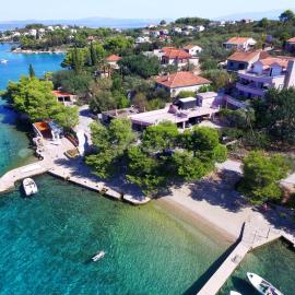 Villa Paris, hotelli kohteessa Nečujam