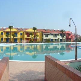 Porto Antico Village, hotel in Aprilia Marittima