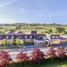 Devon Inn Hotel, hotell i Templeglantine
