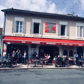 Logis Hotel Du Champ De Foire, Hotel in Saint-Aulaye