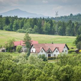 Staś -przy szkole nr 3 w Skawie, hotel i Skawa