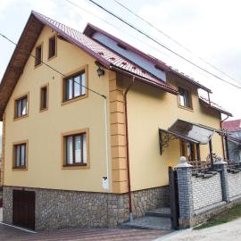Happy, hotel in Yaremche