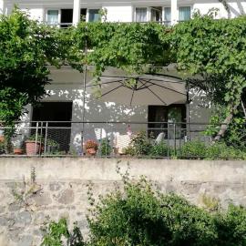 Christos House – hotel w mieście Kakopetria