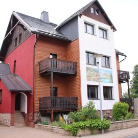 Pension Danzer, hotel di Oberhof