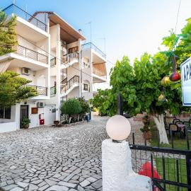 Elena Apartments, Hotel in Kanali