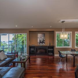Luxury Penthouse Downtown Nanaimo, hotel in Nanaimo